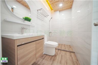 鳳山赤山翻新車庫透天房屋室內格局與周邊環境