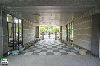 美術館雙衛浴開窗採光三房平車房屋室內格局與周邊環境