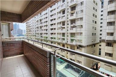 地中海屋況佳三面採光四房平車房屋室內格局與周邊環境