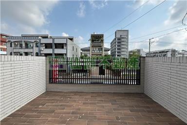 佳里市區鄰路朝南店住A房屋室內格局與周邊環境