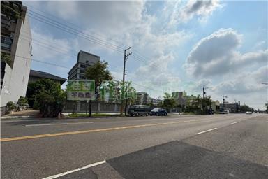佳里市區鄰路朝南店住B房屋室內格局與周邊環境