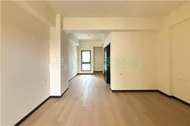 近成大中華商圈全新車墅A房屋室內格局與周邊環境