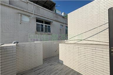 近成大中華商圈全新車墅A房屋室內格局與周邊環境