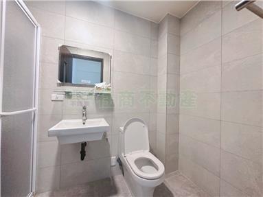 水上交流道旁輕屋齡別墅房屋室內格局與周邊環境