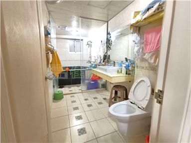 仁雄商圈大地坪透天店住房屋室內格局與周邊環境