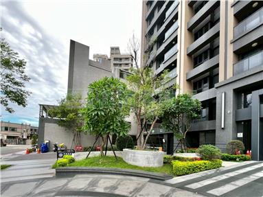 華鳳特區質感二房雙衛開窗平車房屋室內格局與周邊環境