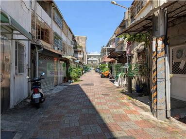 日新學區全新屋況雙套房晶典車庫房屋室內格局與周邊環境