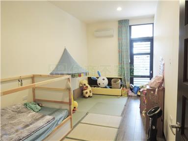 蘭潭DC百坪樓店房屋室內格局與周邊環境