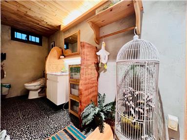 吳鳳南路邊間質感透天房屋室內格局與周邊環境