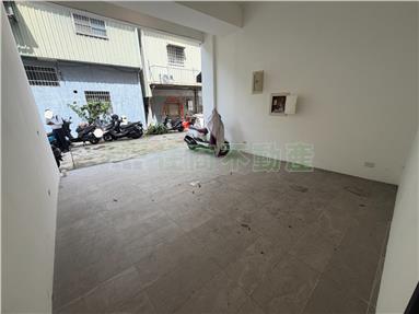 三民市場面寬翻新5套房透天房屋室內格局與周邊環境