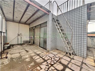 斜張橋畔|增值潛力大面寬車庫房屋室內格局與周邊環境