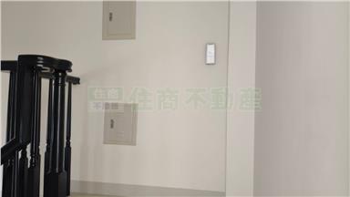 理白。美濃市區全新邊間透天車墅房屋室內格局與周邊環境