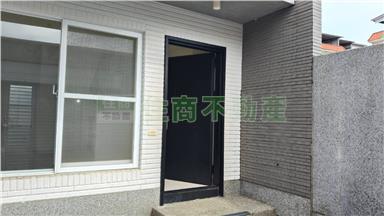 理白。美濃市區全新邊間透天車墅房屋室內格局與周邊環境