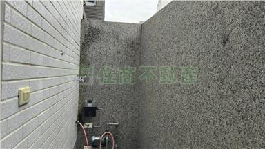 理白。美濃市區全新邊間透天車墅房屋室內格局與周邊環境
