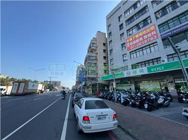 鳳山國中高樓層翻新3房平車房屋室內格局與周邊環境