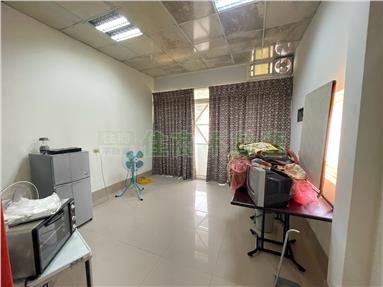小港稀有庭院透天房屋室內格局與周邊環境