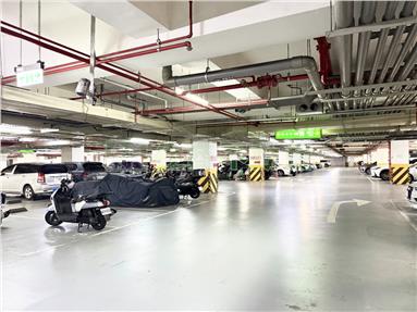 近捷運！高樓景觀明亮四房平車房屋室內格局與周邊環境