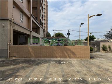 近捷運！高樓景觀明亮四房平車房屋室內格局與周邊環境