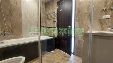 郡都巴洛克邊間採光2+1房平車房屋室內格局與周邊環境