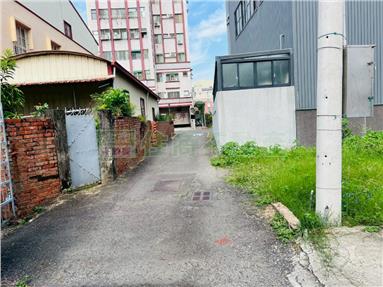 近歸仁國小大面寬方正豪宅建地房屋室內格局與周邊環境