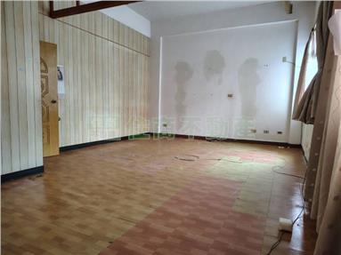 高雄蚵子寮大面寬店住房屋室內格局與周邊環境