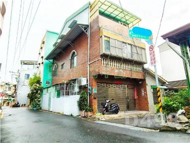 中華捷運商圈邊間自建透墅房屋室內格局與周邊環境