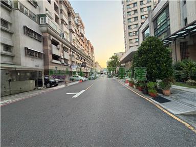 東區大立郡三房平車房屋室內格局與周邊環境