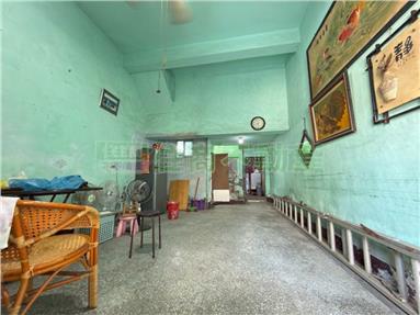 右昌低於實登街上騎樓透天房屋室內格局與周邊環境