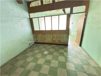 右昌低於實登街上騎樓透天房屋室內格局與周邊環境