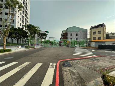 邰欣70兩房平車房屋室內格局與周邊環境