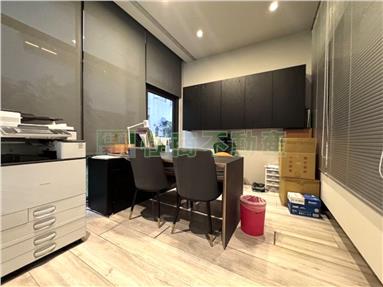 鄭子寮朝南.三面採光大面寬店面房屋室內格局與周邊環境