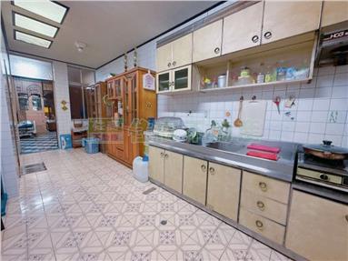 崇德黃昏市場旁傳統透天房屋室內格局與周邊環境